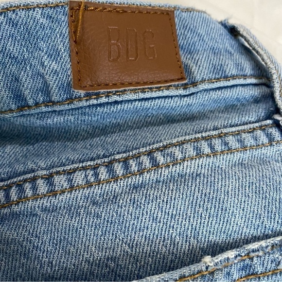 🎈BDG  distressed stretched jeans for women size 24 in blue - Picture 2 of 6